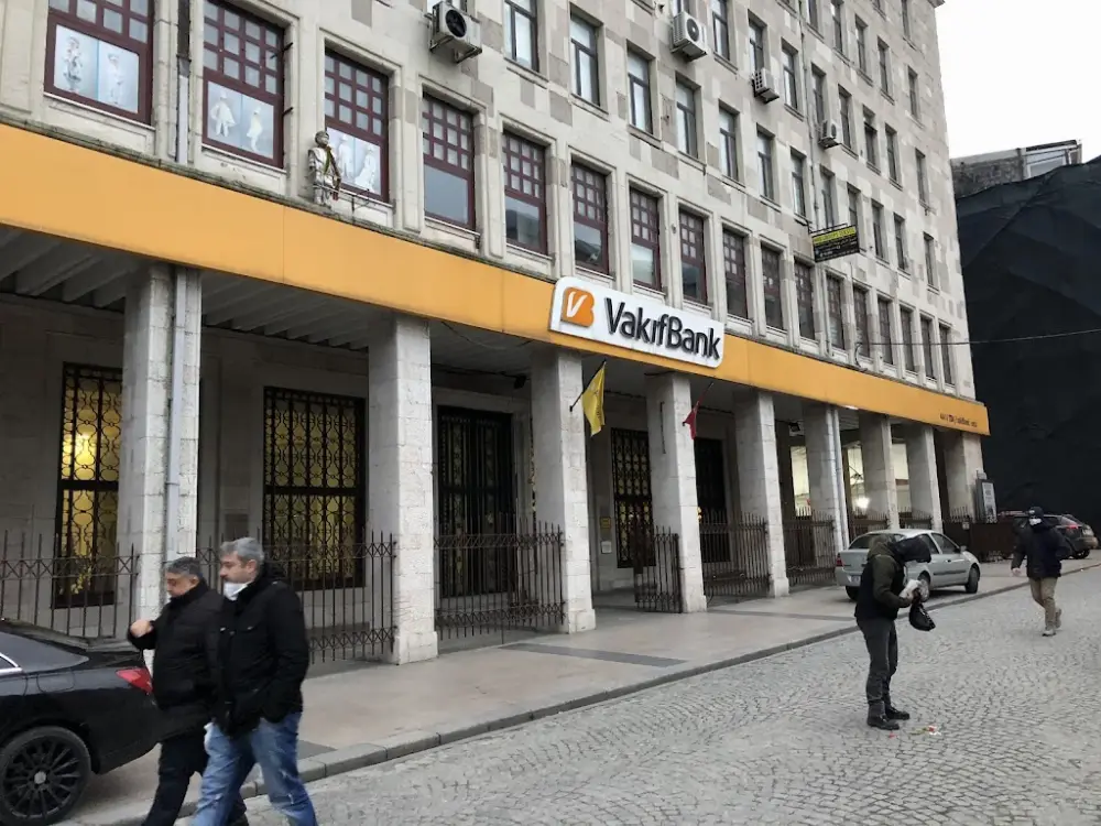VakıfBank İstanbul Şubesi — Bankalar, Fatih · fotoğraf 2