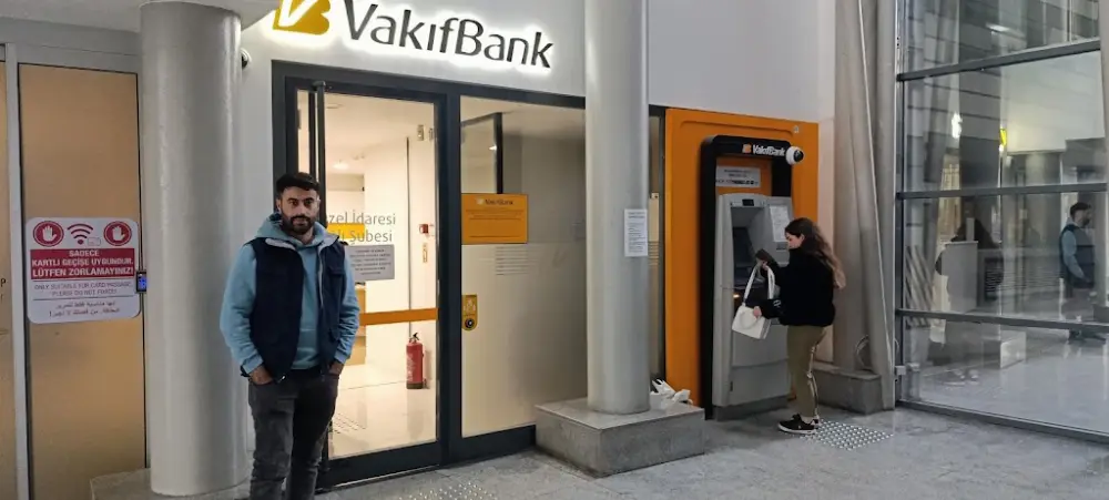 VakıfBank İl Özel İdare İstanbul Bağlı Şubesi — Bankalar, Fatih · fotoğraf 2