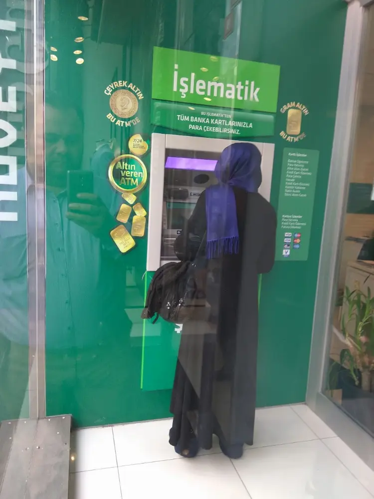 Kuveyt Türk Laleli Şubesi — Bankalar, Fatih · fotoğraf 3