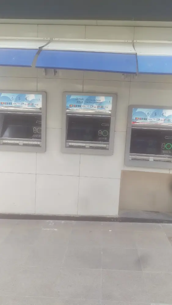 Yapı Kredi - Çemberlitaş Şubesi — Bankalar, Fatih · fotoğraf 4