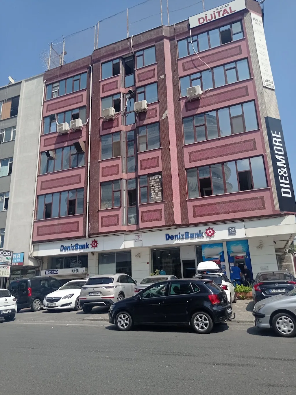 DenizBank Güngören Şubesi — Bankalar, Güngören · fotoğraf 1