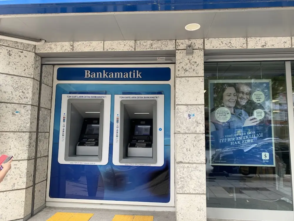 Türkiye İş Bankası Kızıltoprak/İstanbul Şubesi — Bankalar, Kadıköy · fotoğraf 4