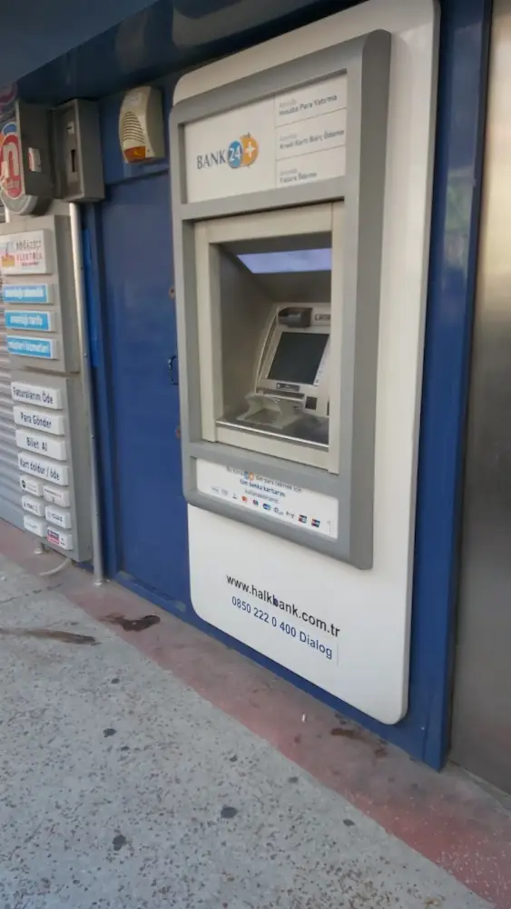 Halk Bank — Bankalar, Güngören · fotoğraf 3