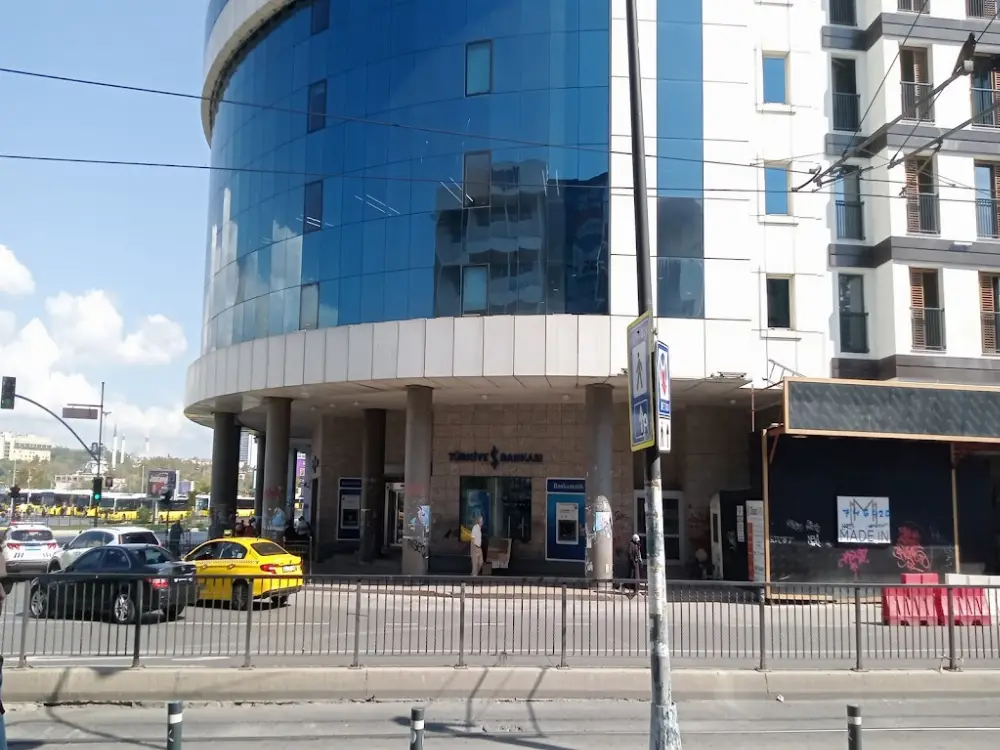 Türkiye İş Bankası Rıhtım-Kadıköy/İstanbul Şubesi — Bankalar, Kadıköy · fotoğraf 2