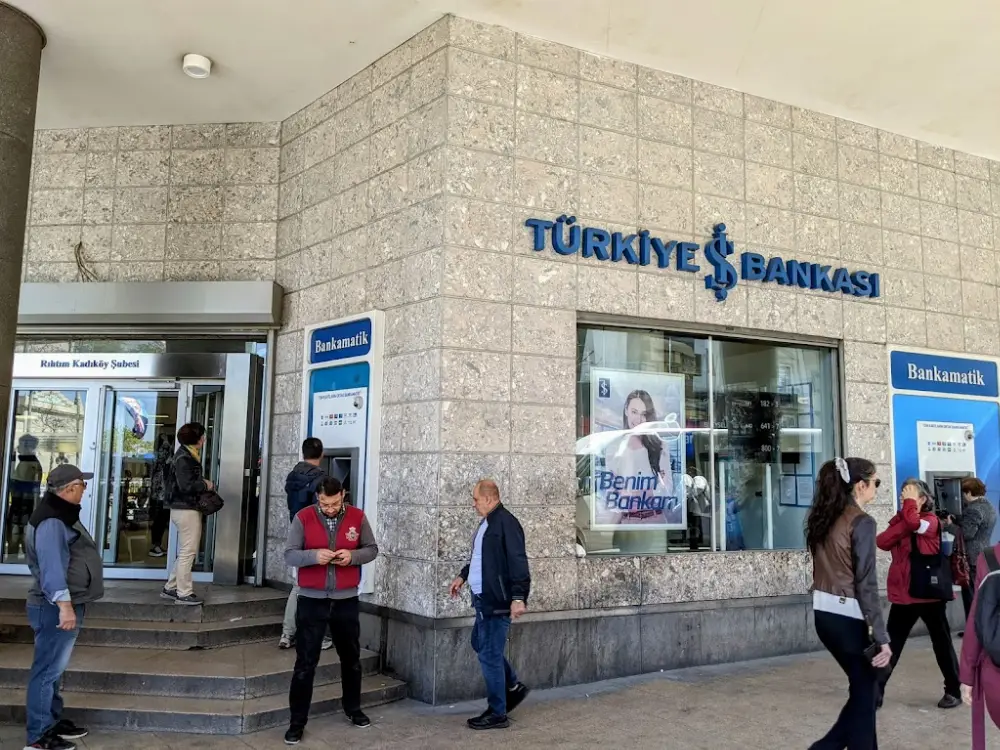 Türkiye İş Bankası Rıhtım-Kadıköy/İstanbul Şubesi — Bankalar, Kadıköy · fotoğraf 4