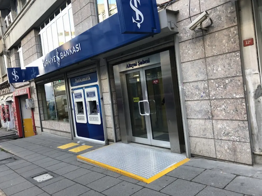 Türkiye İş Bankası Altıyol/İstanbul Şubesi — Bankalar, Kadıköy · fotoğraf 2