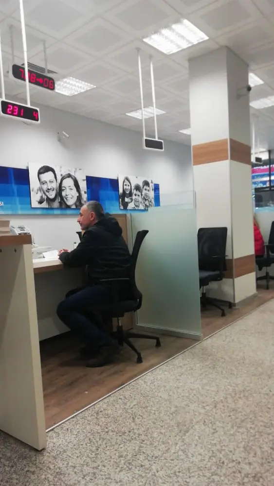 Türkiye İş Bankası Kağıthane/İstanbul Şubesi — Bankalar, Kağıthane · fotoğraf 4