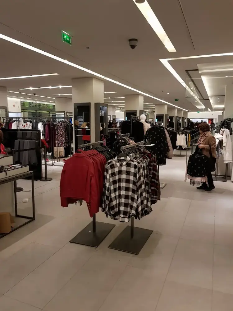 ZARA — Erkek Giyim · fotoğraf 2
