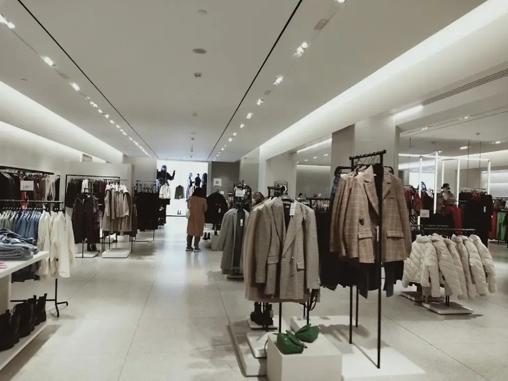 Zara — Erkek Giyim, Karşıyaka · fotoğraf 2