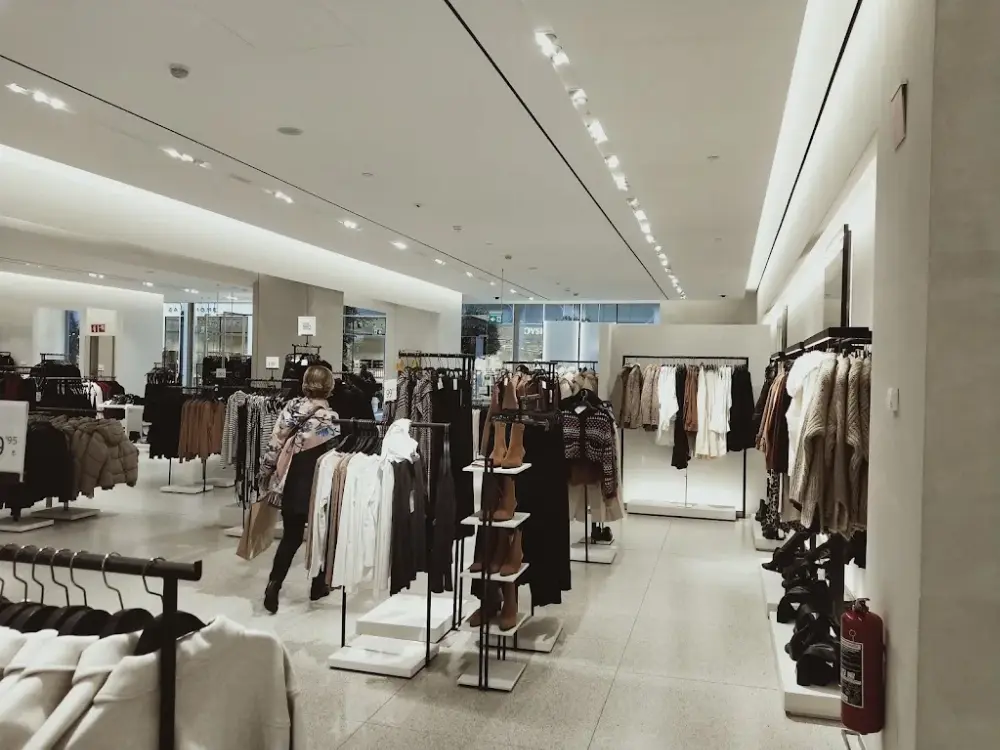 Zara — Erkek Giyim, Karşıyaka · fotoğraf 4