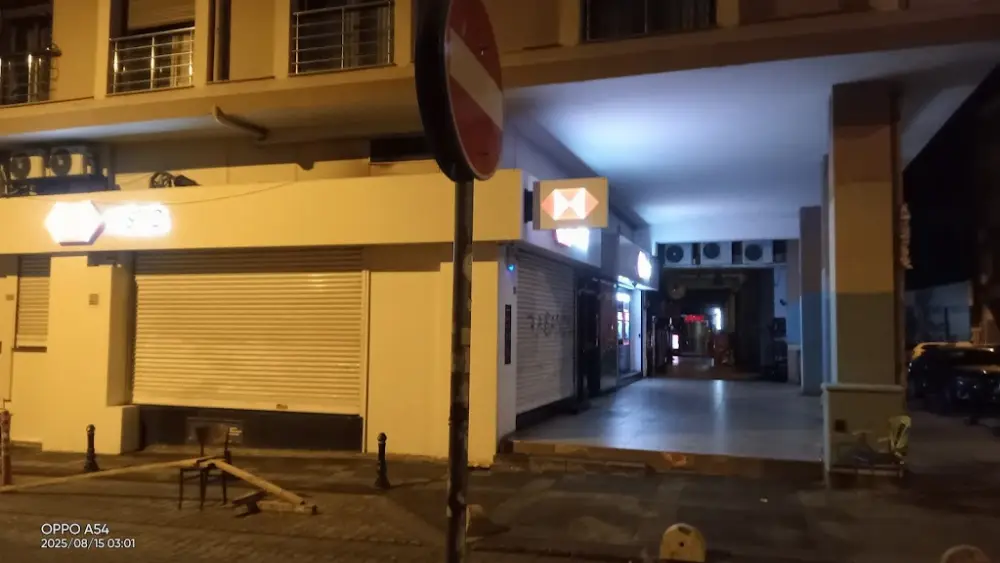 Hsbc Bank PLC — Bankalar, Kadıköy · fotoğraf 2