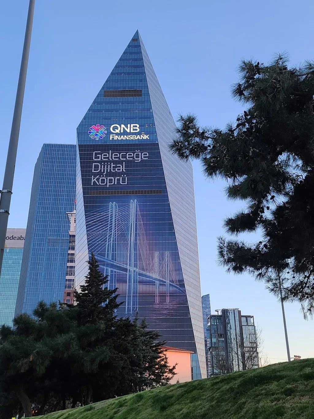 QNB Finansbank Levent Sanayi Şubesi — Bankalar, Kağıthane · fotoğraf 1