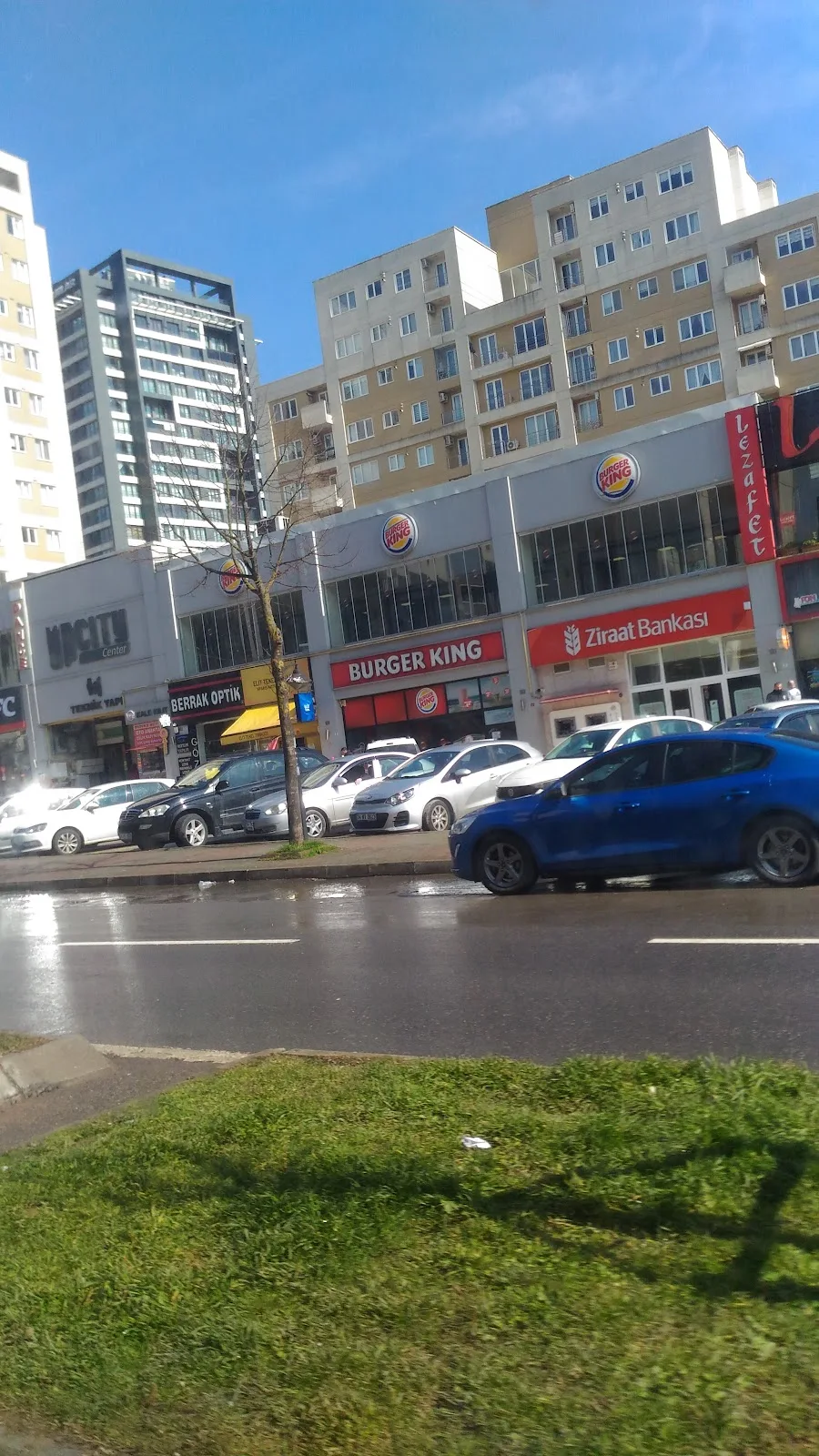 Ziraat Bankası Uğur Mumcu Mahallesi/İstanbul Şubesi — Bankalar, Kartal · fotoğraf 1