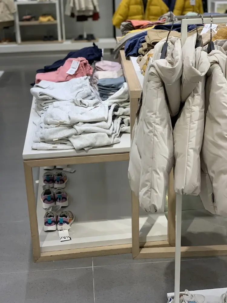 ZARA — Kadın Giyim, Nilüfer · fotoğraf 2