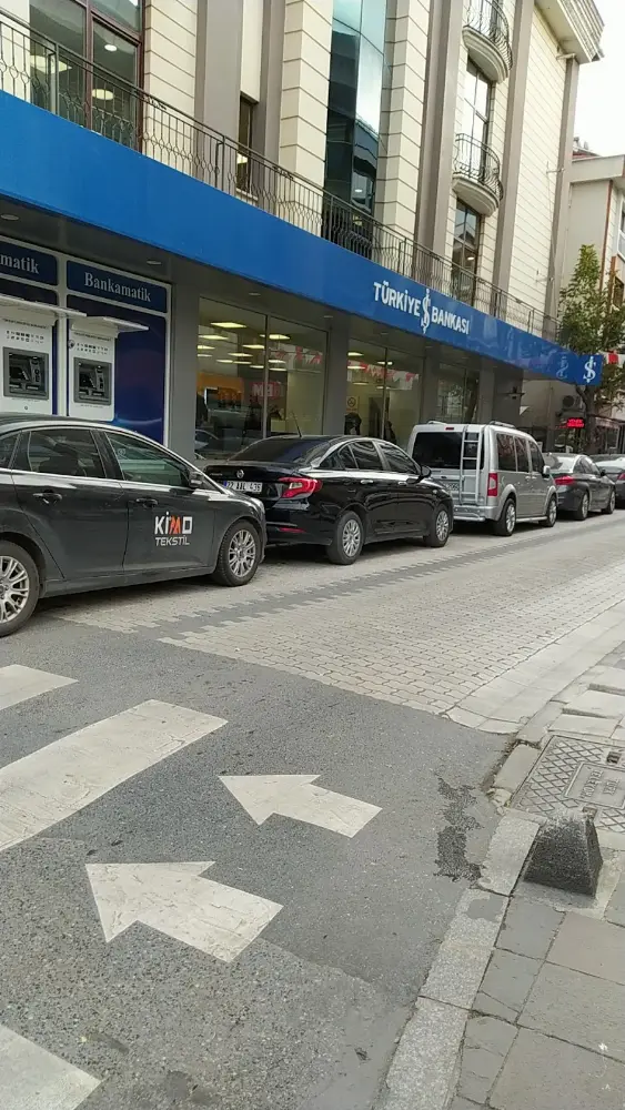Türkiye İş Bankası Sefaköy/İstanbul Şubesi — Bankalar, Küçükçekmece · fotoğraf 2