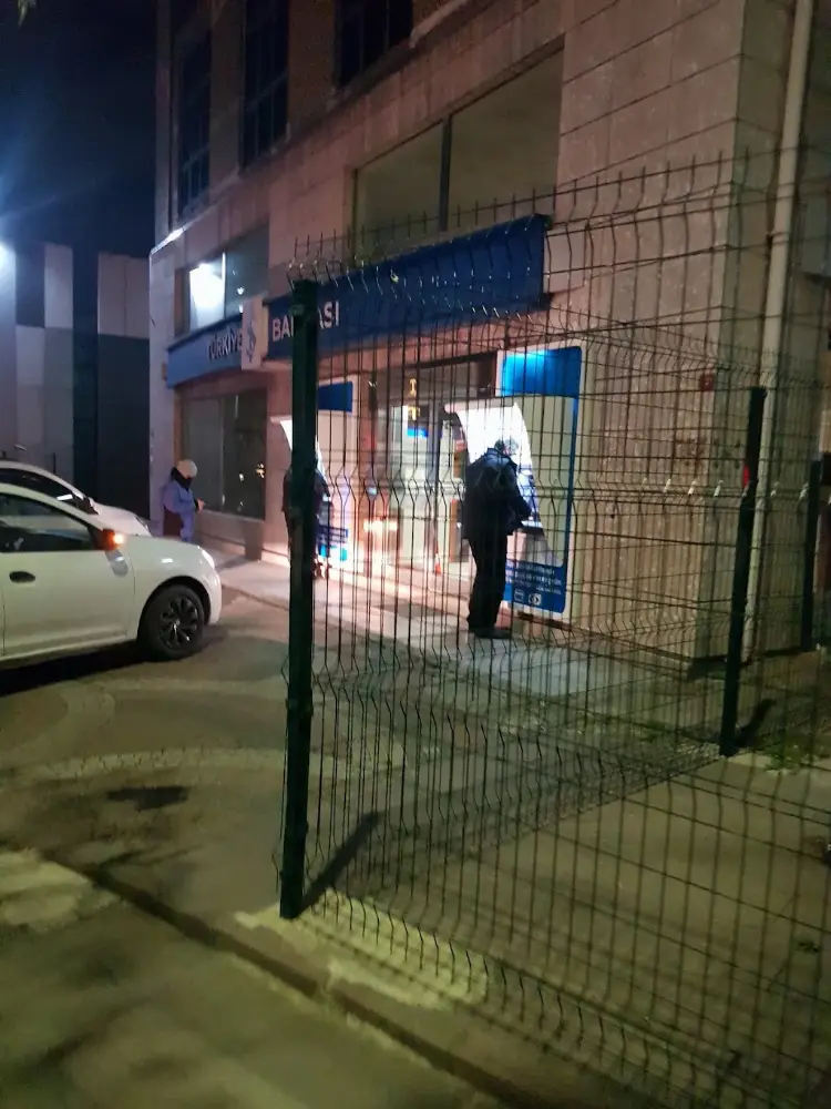 Türkiye İş Bankası İnönü Mahallesi-Küçükçekmece/İstanbul Şubesi — Bankalar, Küçükçekmece · fotoğraf 4