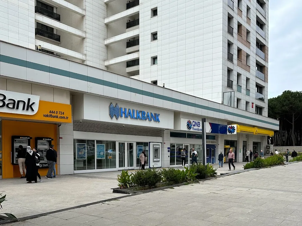 Halkbank Cevizli Şubesi — Bankalar, Kartal · fotoğraf 1