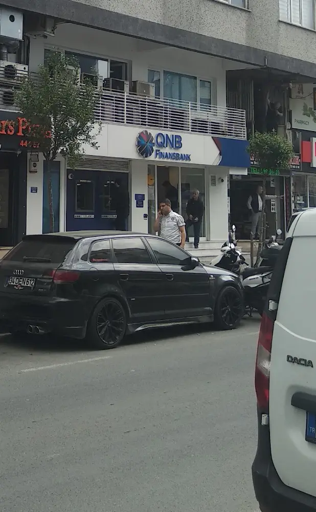 QNB Sefaköy Şubesi — Bankalar, Küçükçekmece · fotoğraf 3