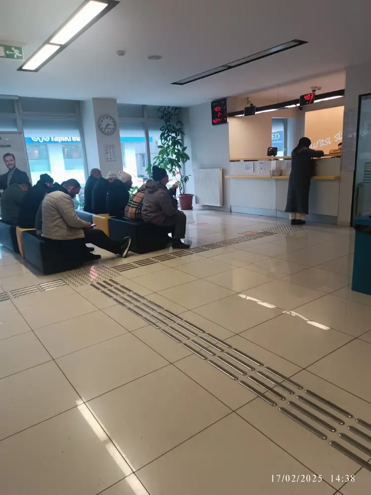VakıfBank Halkalı Meydan Şubesi — Bankalar, Küçükçekmece · fotoğraf 3