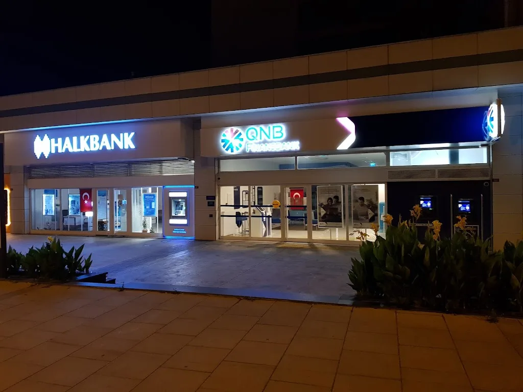 QNB Cevizli Şubesi — Bankalar, Kartal · fotoğraf 1