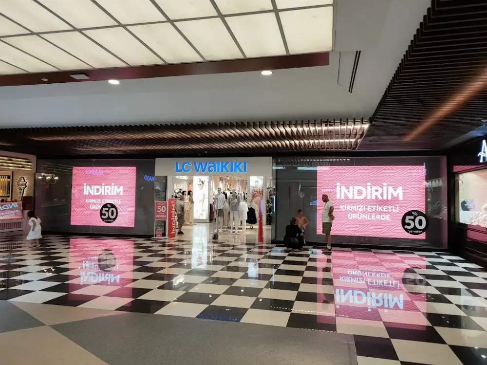 LC WAIKIKI — Kadın Giyim, Merkez · fotoğraf 4