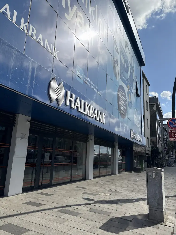 Halkbank Sefaköy Şubesi — Bankalar, Küçükçekmece · fotoğraf 2