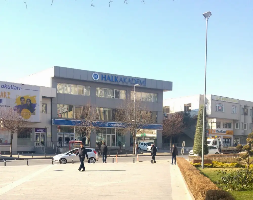 Halkbank Sefaköy Şubesi — Bankalar, Küçükçekmece · fotoğraf 3