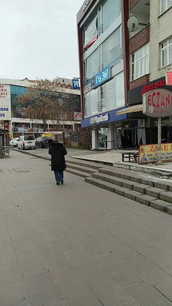 Yapı Kredi - Sefaköy İnönü Mahallesi — Bankalar, Küçükçekmece · fotoğraf 2