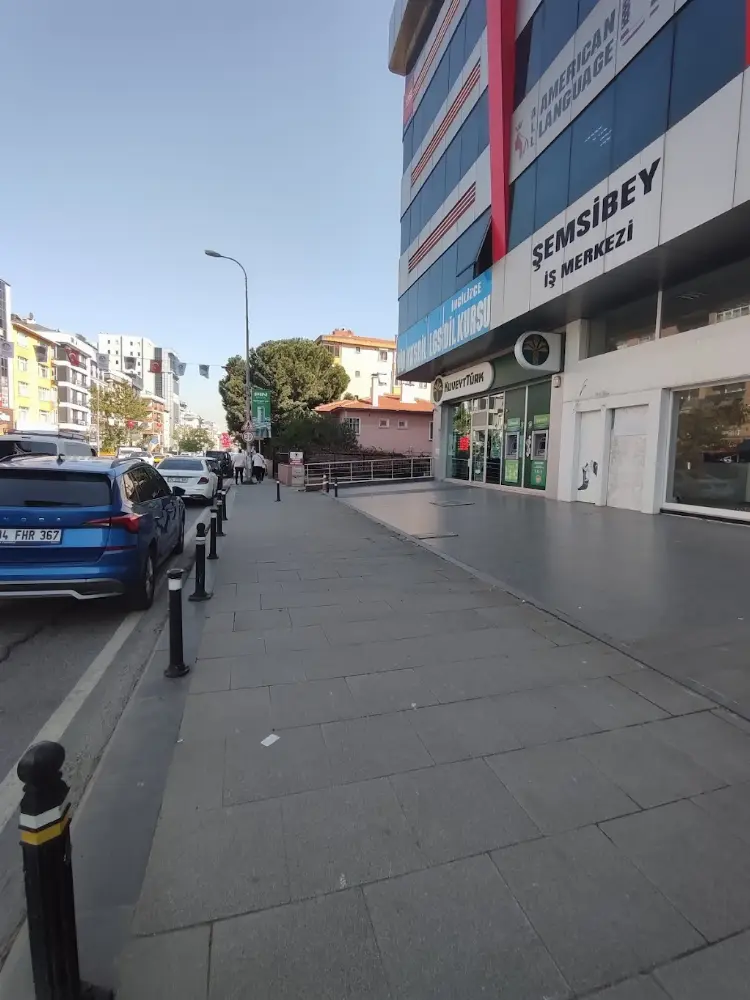Kuveyt Türk Maltepe Şubesi — Bankalar, Maltepe · fotoğraf 3