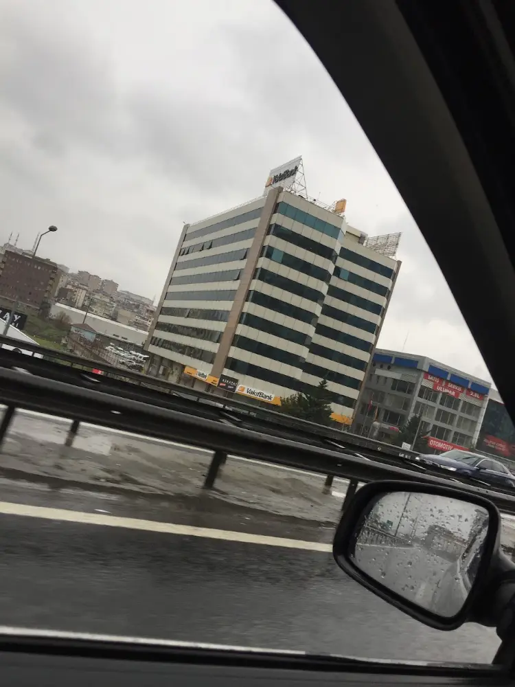 VakıfBank Basınekspres Yolu Şubesi — Bankalar, Küçükçekmece · fotoğraf 3