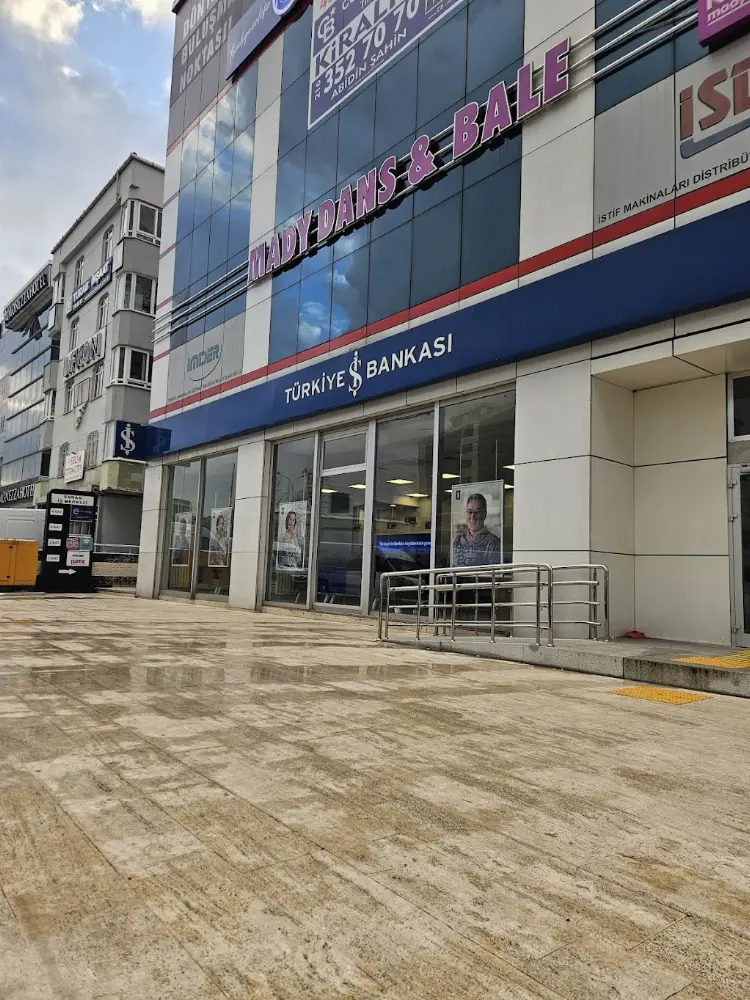 Türkiye İş Bankası Maltepe E-5/İstanbul Şubesi — Bankalar, Maltepe · fotoğraf 2