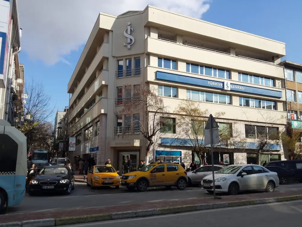 Türkiye İş Bankası Maltepe E-5/İstanbul Şubesi — Bankalar, Maltepe · fotoğraf 3