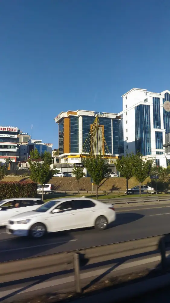 VakıfBank İstanbul Maltepe E-5 Şubesi — Bankalar, Maltepe · fotoğraf 2