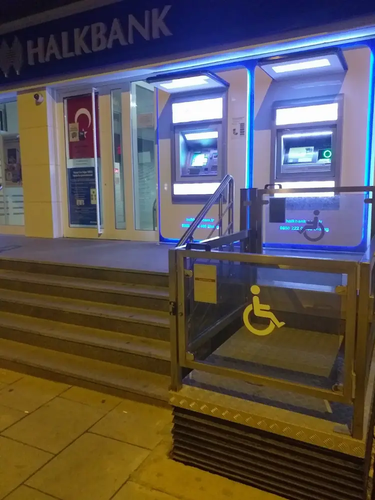 Halkbank Maltepe Şubesi — Bankalar, Maltepe · fotoğraf 3