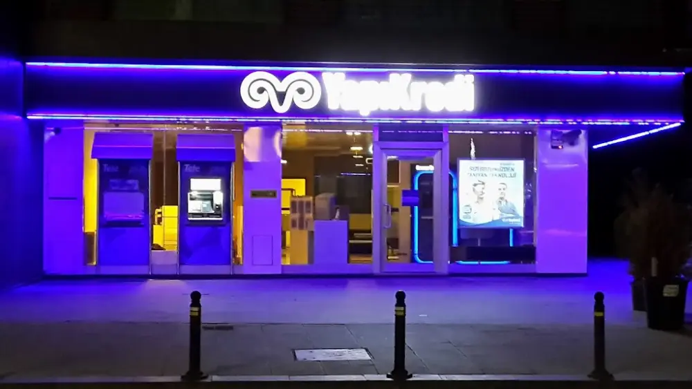 Yapı Kredi Bankası - Maltepe Minibüs Caddesi Şubesi — Bankalar, Maltepe · fotoğraf 3