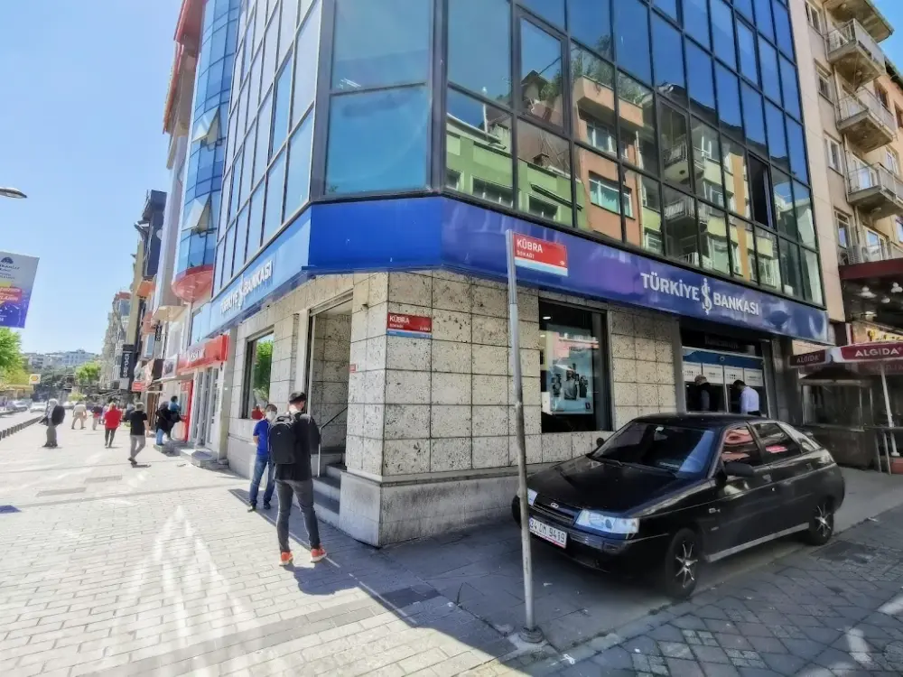 Türkiye İş Bankası Pendik/İstanbul Şubesi — Bankalar, Pendik · fotoğraf 3