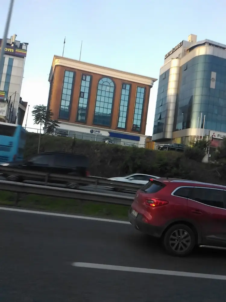 QNB Maltepe E5 Şubesi — Bankalar, Maltepe · fotoğraf 3