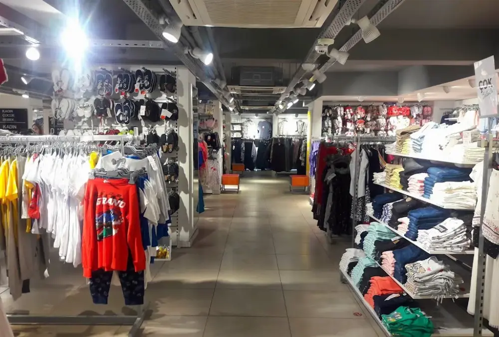 LCWaikiki — Kadın Giyim, Merkez · fotoğraf 2