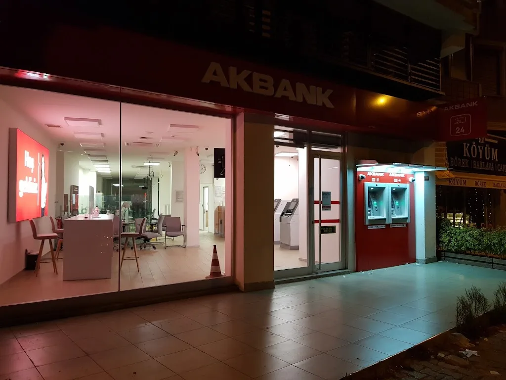 Akbank Küçükyalı/İst. Şubesi — Bankalar, Maltepe · fotoğraf 1
