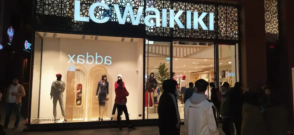 LC WAIKIKI — Kadın Giyim, Ortahisar · fotoğraf 4