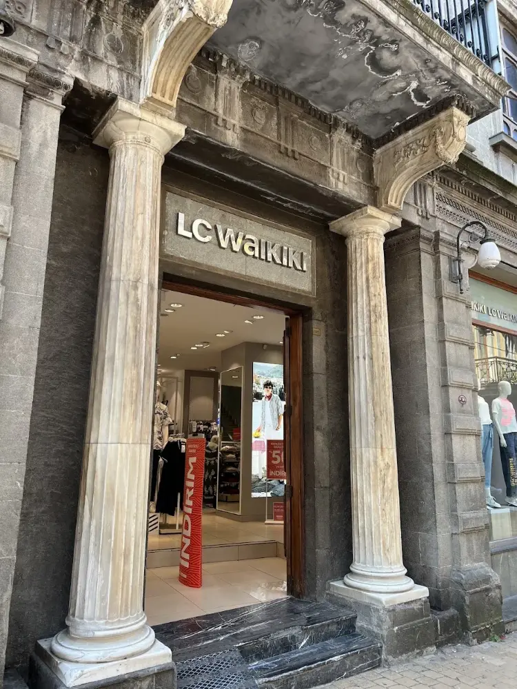 LC WAIKIKI — Kadın Giyim, Ortahisar · fotoğraf 3