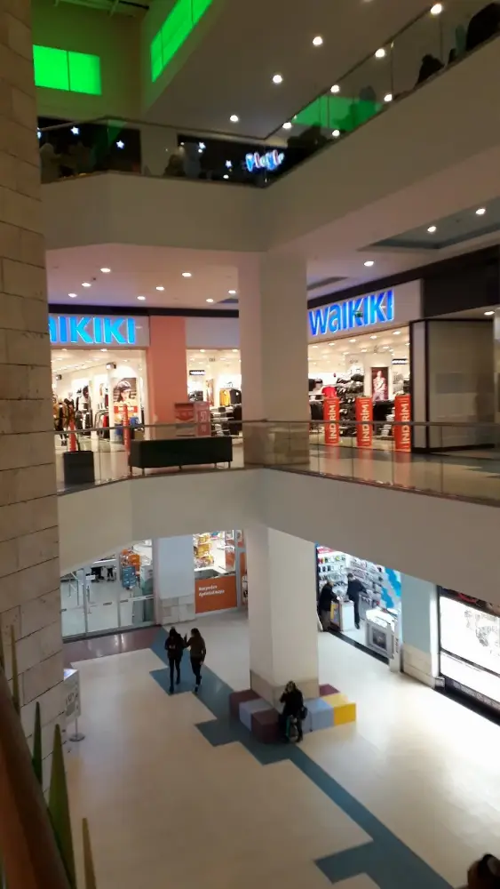 LC Waikiki — Kadın Giyim, Merkez · fotoğraf 2