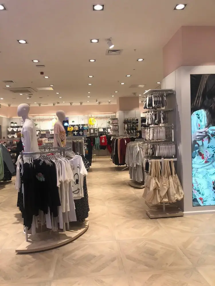 LC WAIKIKI — Kadın Giyim, Merkez · fotoğraf 2
