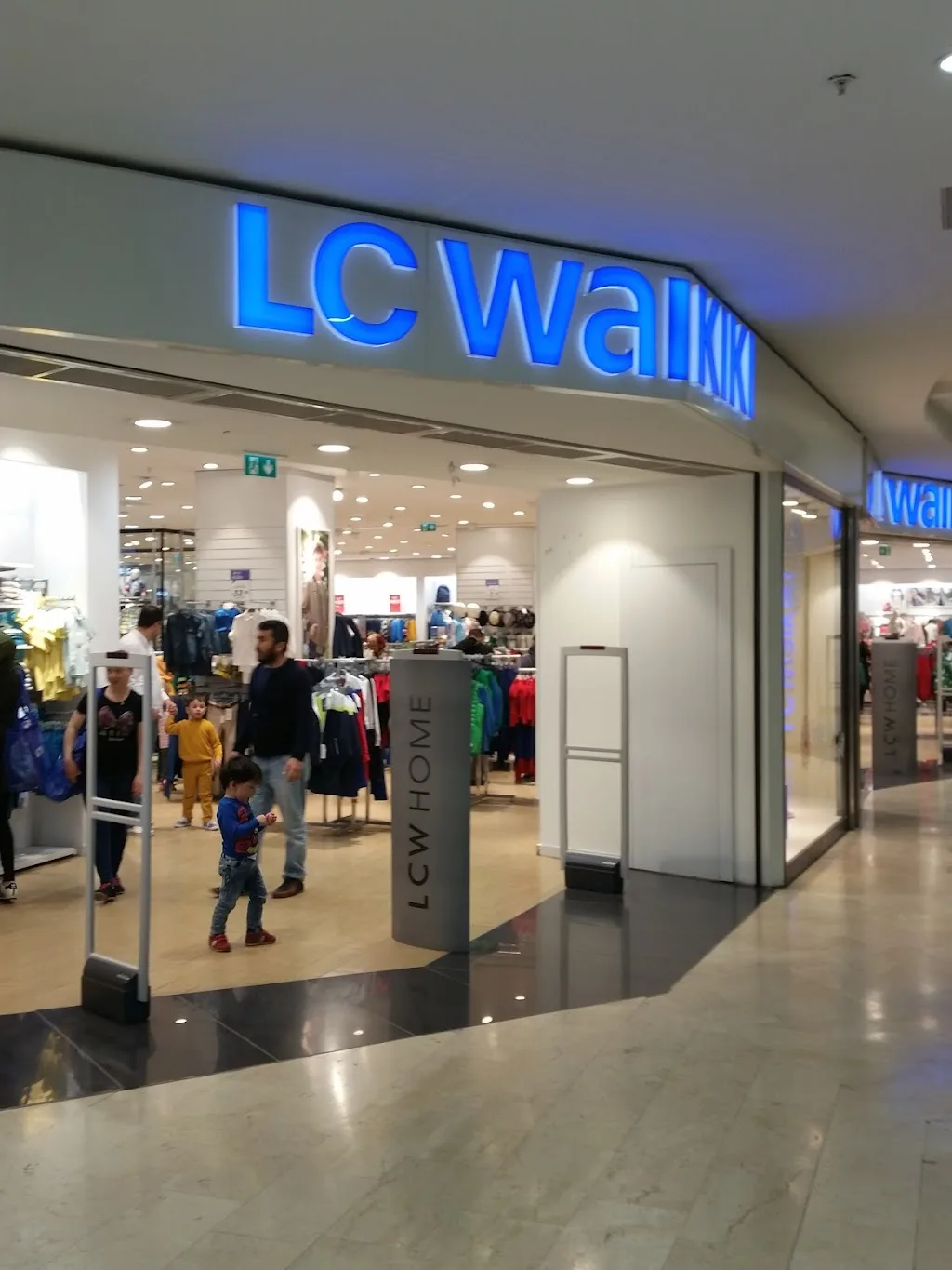 LC WAIKIKI — Kadın Giyim, Süleymanpaşa · fotoğraf 1
