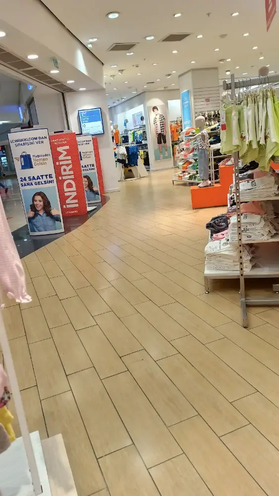 LC WAIKIKI — Kadın Giyim, Süleymanpaşa · fotoğraf 3
