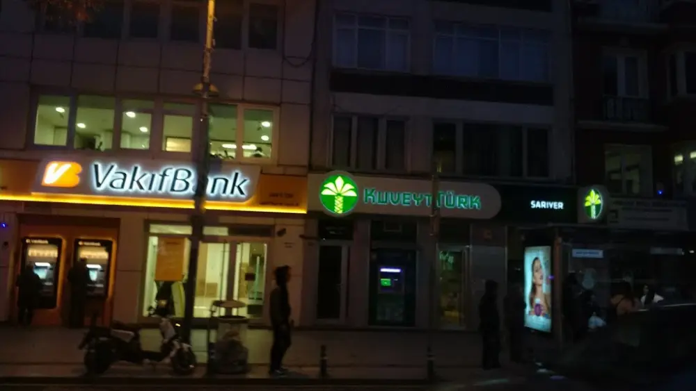 VakıfBank Sarıyer Şubesi — Bankalar, Sarıyer · fotoğraf 2