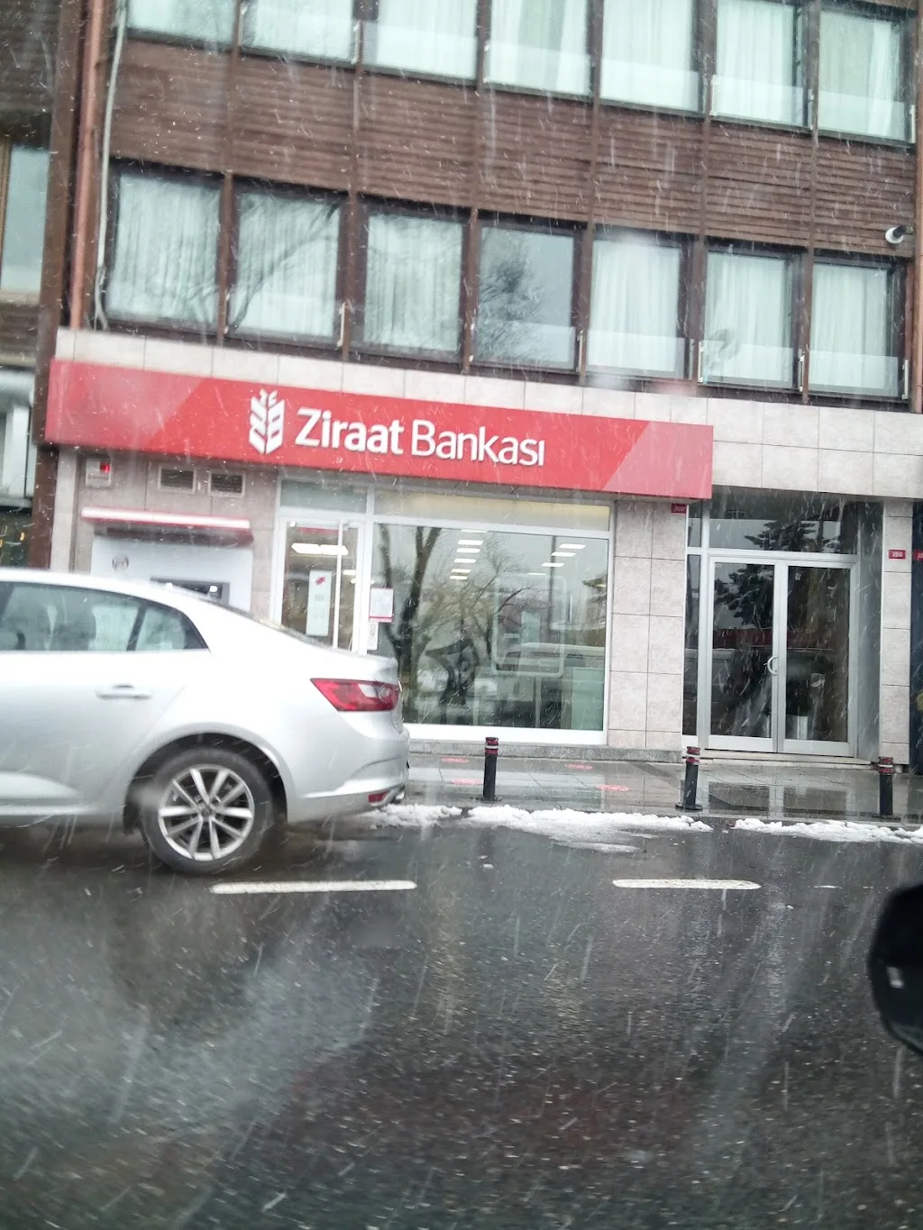 Ziraat Bankası Tarabya/İstanbul Şubesi — Bankalar, Sarıyer · fotoğraf 1