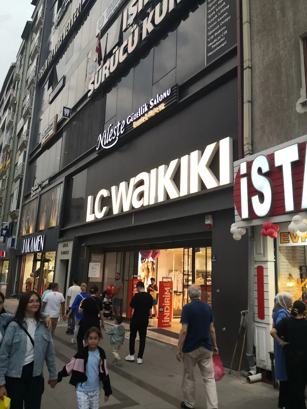 LC WAIKIKI