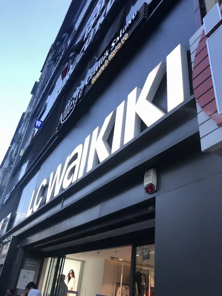 LC WAIKIKI — Kadın Giyim, Merkez · fotoğraf 3