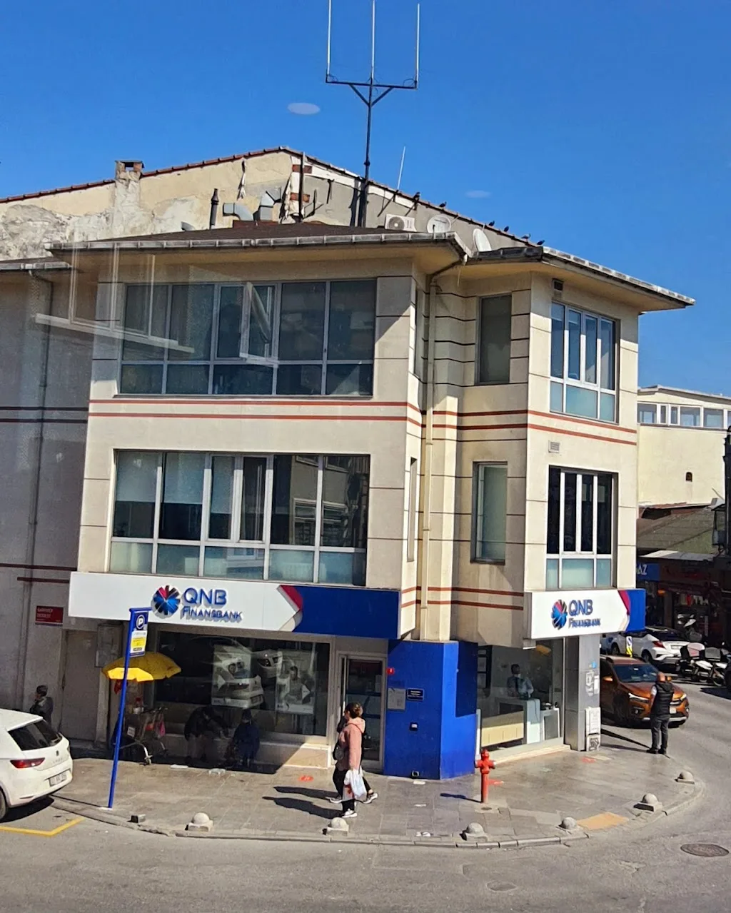 QNB Sarıyer Şubesi — Bankalar, Sarıyer · fotoğraf 1